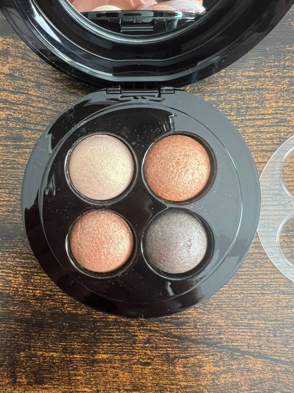 MAC Mineralize Eyeshadows 4 Quad A Glimmer of Gold Full Size Discontinued